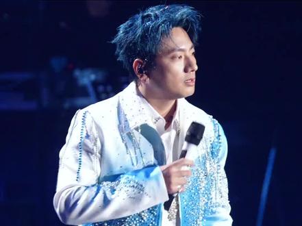 海来阿木哈尔滨演唱会现场和粉丝合唱《分币不掏》,自己没进去拍子哈哈哈哈!#海来阿木 #分币不掏 #来跳舞