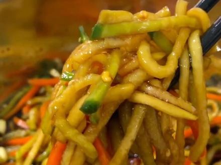 苤蓝青萝卜胡萝卜这样做比大鱼大肉还好吃下饭。#vlog美食记 #我要上热门 @抖音小助手