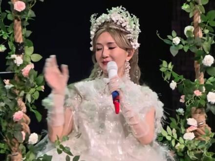 曝谢娜演唱会上座率100%,座无虚席众星云集 李小冉林志颖何炅等到场
#谢娜 #李小冉