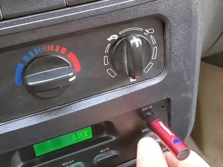 有了这个车载蓝牙接收器,即可以听歌也可以接电话,太方便了#抖音好物年货节