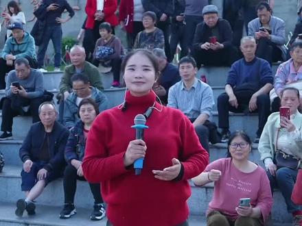 站在祖国长江三峡边上唱我的祖国,心里无比的激动#我的祖国 #热门话题1600000亿流量 #真人真唱 @潘潘爱唱歌🎤 @潘潘跟班大芳 @阿瑶(潘潘徒弟)