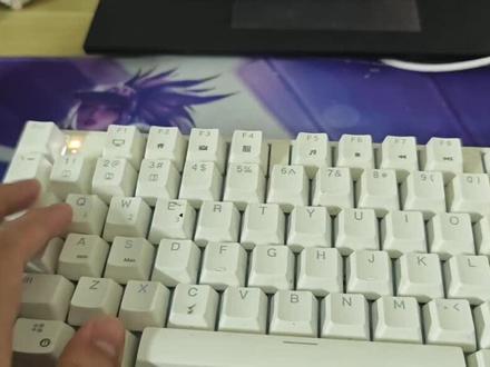 机械革命16Super是我用过最垃圾的电脑。 具体原因:1.使用官方水冷机的情况下笔记本后背漏水。2.电脑突然啸叫后蓝屏。3.官方水冷机一直提示流水水泵异常。4.电脑蓝屏重启很多次。5.CF穿越火线无法正常游玩,联系官方客服后告诉我无核显驱动。6.电脑自带的电竞控制台总是卡在链接状态无法正常使用需要卸载重装。7.电竞控制台一直提示电脑CPU温度过高。8.USB键盘链接电脑后,按键无反应,电脑USB一直出现重连无法正常使用外接键盘。9.电脑打开网页低负载死机。10.售后态度敷衍不理人。
送去京东检修后,京东表示需返厂维修9.14号寄给京东,9.15号京东收到电脑,9.16号寄给厂家,9.18号厂家开始维修,9.22号京东给我发了一个短信告知我厂家正在定制配件预计需要七天的工作时间,9.29号京东又发了一条短信告知我还需要七个工作日进行定制配件,10.1日京东给我发送消息告知我厂家国庆节不上班需要推迟七天到节后开始工作。10.10日京东再一次给我发送短信告知,配件还在定制需要七天工作时间。直到现在京东和厂家还未维修好。
我和第一次京东沟通的解决方案是给一百块钱无门槛优惠券或者是给一百块转到京东钱包让我耐心等到笔记本维修完毕我表示无法接受。第二次沟通的解决按照14973.52原价进行折价三折,也就是14973.52x0.3=4492.056元进行给我赔付,我再一次表示不认可次方案。第三次京东售后处理员表示可以按照七折折价的方式外加五百块的京东钱包方案进行赔付,我强烈表示不认可此方案的处理结果,但是京东售后员表示这是最后的解决方案,无法给我争取更多的赔付金额也就是14973.52x0.7+500=10981.464的金额进行退款。
说了那么多其实就是我从2023年的2.1号进行购买,到2023年的2.2号摸到电脑一共玩了653天,就用了3992.056元体验了个4080+13900HX的笔记本电脑。我感觉到恶心还是恶心。再也不会买机械革命的电脑了。#机械革命蛟龙16s #机械革命笔记本维修 #京东 @机械革命 @机械革命官方旗舰店 @机械革命MECHREVO笔记本电脑旗舰店 @京东 @京东客服