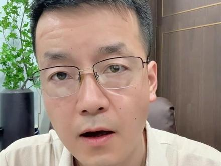 2026 陕西清北 259 人,29 万考生竞争有多残酷 回望十年清北在陕西的录取趋势,先涨后跌,今年终于回暖。西安一城常年手握八成顶尖名额,西工大附中、高新一中、铁一中年年批量输出清北学子。秦巴山区的汉中、安康逆势突围,成为西安之外唯一稳定产出清北的区域;宝鸡、延安、铜川等地名额稀少。有人坐拥优质教育资源,有人孤军奋战苦读十余载。愿所有寒窗少年,不负努力,得偿所愿。#陕西学子 #金榜题名 #清北 #2026陕西高考