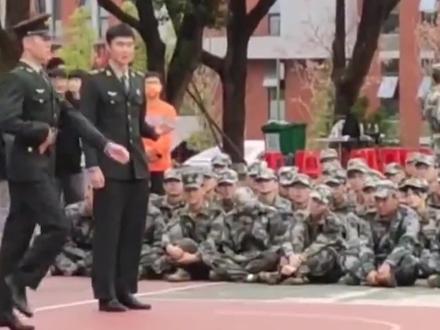 平均身高188的,迎风40秒不眨眼,中国三军仪仗队到底是什么兵种?#军事科普 #三军仪仗队是什么兵种