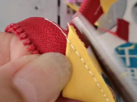 包拉链头简单做法#服装工厂 #缝纫日常#服装小技巧