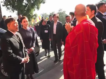 泰国国王与王后
莅临北京灵光寺礼敬佛牙舍利
#今日泰国#泰国中文社