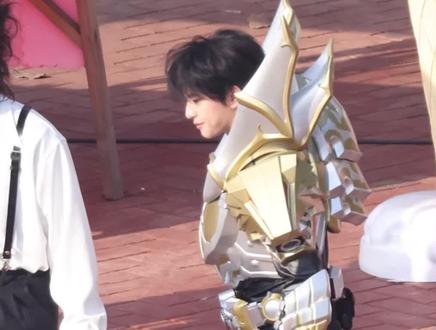 这是我见过最帅的铠甲勇士💗😻
#周五晚高疯 #穆祉丞