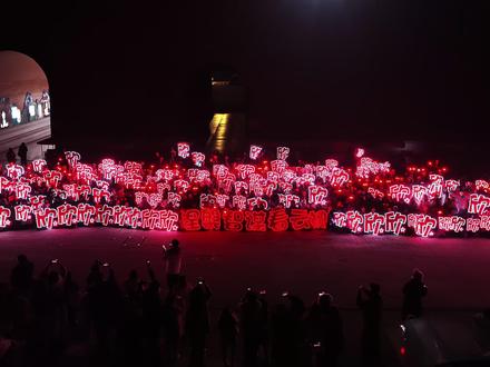 欣欣抬头,我们都在 3000架无人机,祝虞书欣云初令,开机大吉。盛大的开机应援,排面满满#虞书欣 #云初令 #横店 #天空魔术师 #无人机表演 感谢小石榴们的鼎力支持,顺利的完成本次飞行任务