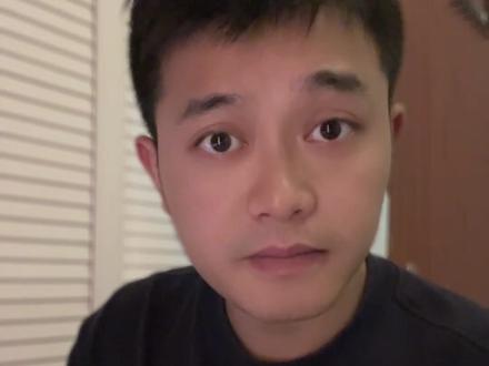 扎克伯格是机器人?他口误,说自己不是人类?