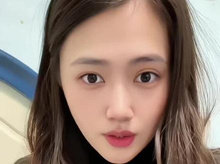 国产手机在便利性上,真的无敌,更适合中国宝宝体质,每天学习一些新技巧,今天学习到了用这个手机拍希区柯克,欢迎大家安利其他技巧#vivox300pro #实用小技巧 #vlog日常 #希区柯克式变焦