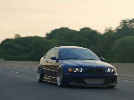 BMW E46 M3 BMW E46 M3(2000-2006年生产)是宝马M系列的第三代高性能车型,被广泛誉为“驾驶者之车”的巅峰之作,也是最后一款搭载纯自然吸气直列六缸发动机的M3,其经典地位源于极致操控、纯粹机械质感与划时代的设计。
引擎配置:搭载 S54B32 3.2L直列六缸自然吸气发动机,采用Double-VANOS双可变气门正时技术、独立节气门设计,可在7900转输出343马力,4900转爆发365牛·米扭矩,红线转速高达8000转,改装版轻易达到700马力以上
性能表现:
0-100km/h加速:手动挡5.2秒(CSL版本4.9秒),极速电子限速250km/h(解除后可达276km/h)
高转特性:线性动力输出与高亢声浪,被誉为“NA引擎的绝唱”
变速箱:
6速手动(MT):提供纯粹驾驶参与感
SMG-II序列式半自动:基于F1技术,换挡速度仅0.08秒,但顿挫感较强
悬挂结构:前双球节弹簧减振支柱+后五连杆独立悬架,配合Bilstein避震器,兼顾精准转向与弯道稳定性
重量分配:发动机后移设计实现前49:后51接近平衡配重,奠定灵活且可控的操控基础
驱动技术:
标配M可变限滑差速器,提升出弯牵引力
首次引入多级可调DSC动态稳定系统,允许驾驶员分阶解除电子干预
销量与迭代:E46世代总销量超330万辆(3系历史最高),其中M3售出约8万台
外观:
四圆灯+双肾格栅的经典比例,外抛轮拱与鲨鱼鳃侧通风口强化肌肉感
CSL版本增加碳纤维前唇、后扩散器及鸭尾翼,风阻系数Cd=0.35
内饰:
标准版采用Nappa真皮座椅+铝饰板;
CSL版换装Alcantara方向盘+碳纤维面板,搭配Recaro桶椅(无后排娱乐系统)
为何经典:
最后一代无涡轮+无电子转向的M3,纯粹机械反馈成绝响
平衡性无可复制:轻量化车身(对比后续V8的E92)、高转NA引擎、50:50配重
E46 M3的精髓,在于用机械语言诠释了“人车合一”——高转直六的嘶吼、方向盘传递的每一寸路感、弯道中精准的车尾滑动,共同构成燃油时代驾驶乐趣的终极样本。它不仅是宝马NA引擎的谢幕之作,更定义了“性能车”应有的纯粹与平衡,至今仍是车迷心中无可替代的“德系性能图腾”。
#汽车人共创计划 #汽车 #汽车知识 #汽车好物 #宝马 #汽车知识分享