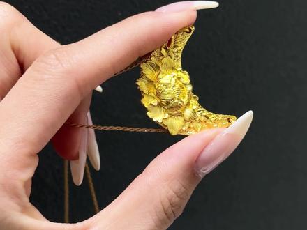 国风弯月牡丹,小预算大快乐,真的超修饰脖型,细节拉满#黄金 #足金999 #热门 #黄金暴跌