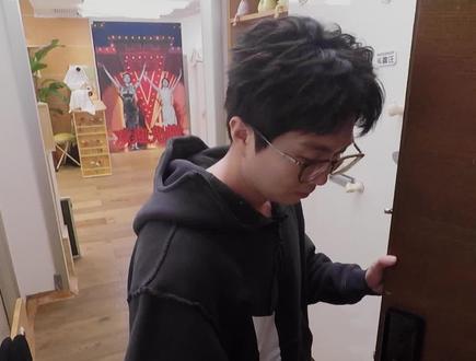 #毛雪汪 明天中午十二点记得准时收看哦~