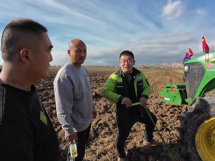 约翰迪尔7M2204调整轮距
田间犁地实景拍摄
#2023新农人计划 #现代农业机械 #骏玛道 #现代化农业