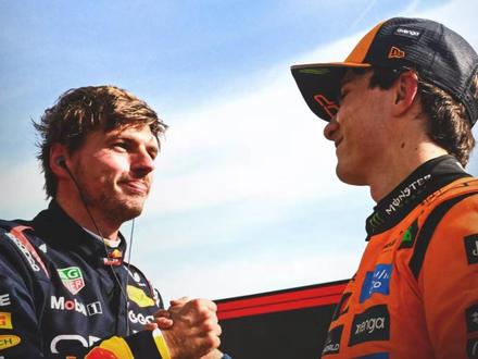 又是一年阿布扎比,诺里斯画上2025一级方程式大奖赛完美句号,亚斯码头的灯火映着未尽的征程,维斯塔潘虽以杆位发车但五连冠的梦依然被诺里斯驾驭迈凯伦MCL39 击碎,诺里斯以年度冠军为地效时代落幕加冕,迈凯伦王朝崛起,维斯塔潘时代迎挑战者。恭喜兰多诺里斯!🏆🏎
角田拼尽全力进入Q3为了给潘子吸尾流,明知有可能是生涯最后一舞了,正赛防守诺里斯,还是为了红牛竭尽全力。2025赛季是一个一波三折的赛季,不仅是新科世界冠军诺里斯的诞生,更是一个格局剧烈变动的时代宣言。维斯塔潘的绝对统治被打破,迈凯伦展现出强大的竞争力,但其内部如何平衡两位顶尖车手的关系,将是未来持续的话题。而传奇车队法拉利,则仍在等待红色跃马再次嘶鸣的时刻。#f1 #维斯塔潘 #诺里斯 #红牛 #迈凯伦