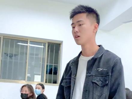 恭喜尹渝翔提前结课 #校园 #盐烤小银鱼 #上课