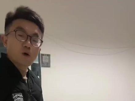 很多在海外的华人和留学生,也从中国寄过去很多包裹了,但大部分还不知道仓库里面是怎么操作打包发货的。#海外生活 #海外华人 #华人在美国 #出国 #美国生活