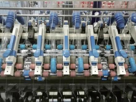 赛络纺、紧密纺、紧密赛络纺的比较:
#纺纱 #纺织