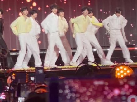 随舞(超长版)
内场真冤种 啥都没看到哈哈
#TF家族 #新年音乐会 #2025年