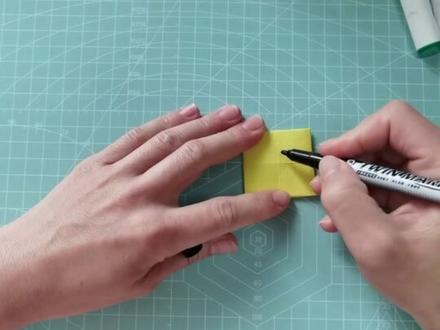 “骰子”的手工制作
#用卡纸怎么折骰子#
#其实折纸就是那么简单#
一起来动手制作吧