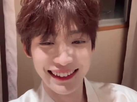 “情人节跟谁过,情人节和大家一起过的~” #zy #zp #情人节 #情人节快乐 #幸福