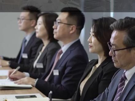 应急应变题:作为选调生,在一次走访中,村民质疑你是来镀金的,说你的冲锋衣都赶上他一年收成了!你怎么处理?#结构化面试 #结构化面试真题 #公务员面试 #公考面试#国考面试