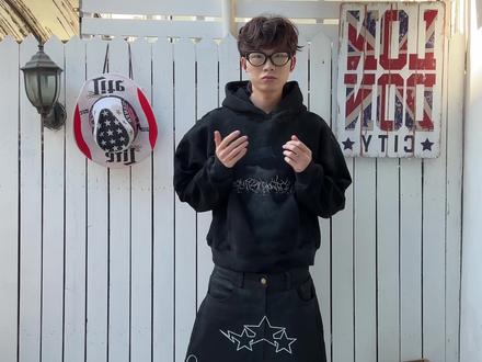 边讲边搭Vol.91|怎么搭配这双最近大火的revengemadeo铆钉vans remake?
#Ootd#outfitcheck#今天穿什么#男生穿搭#搭配思路