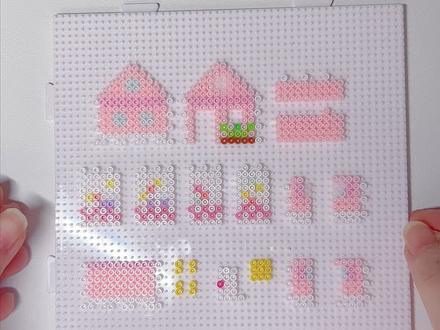 立体拼豆小房子教程呦,图纸在片尾~ 回复 @那片海.🌊 ⁷¹⁷的评论 #立体拼豆 #拼豆豆手工 #可爱 #迷你玩具 #立体拼豆教程