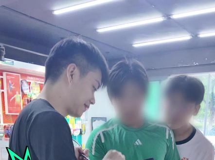 之前是修好卖同学,现在连装都不装了直接卖假货给同学666#羽毛球拍 #羽毛球装备 #天斧88dpro