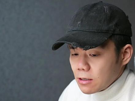 Open Claw到底是什么?一口气讲清楚“养龙虾"这件事 1、Open Claw本质是给大模型加了一双手,可以在你的电脑上自动操作各种工具,最大的亮点是本地部署、越用越懂你,两点真正区别于普通AI助手;
2、它现在的三大问题:贵、不安全、性能上限受限于你用的模型——普通人再等2-3个月,等它进化完再入局也来得及;
3、如果你是AI相关从业者,必须现在就装、现在就学——面试中被问到的概率已经超过70%,这不是选修题。
#openclaw #龙虾 #科技前沿 #人工智能 #水球泡