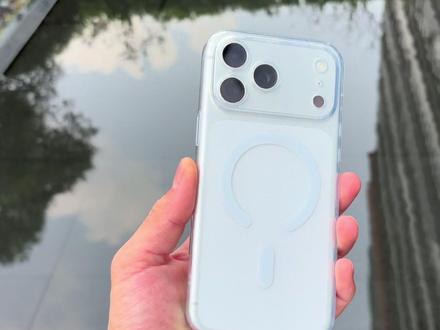 半年体验 17这代散热改的让我陌生 就是机身脆了点 只能用软壳
#iPhone17promax #iPhone17散热#iPhone17#iphone17promax手机壳