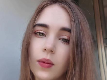 姐妹们!我直接说——袋鼠妈妈,你骗得我好惨!😤 315扒光了——根本不是孕妇专用!就是普通化妆品换皮,价格翻三倍,专割妈妈韭菜!
我孕期小心翼翼查成分,结果跟楼下开架货没区别?卖的是安心?卖的是恐惧!
避雷的姐妹集合!👇
#315晚会 #袋鼠妈妈#袋鼠妈妈被曝虚假宣传 #孕期护肤避雷 #宝妈必看