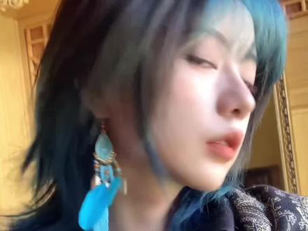 被催了好久的头发是怎么染的染发教程来了!!被好多人这个颜色好漫画像伊之助同款发色嘿嘿,主要头发长了懒得漂新长的黑发!#自己在家染头发 #挑染发色 #高级感发色