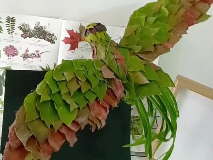 矿泉水瓶和树叶做的小鸟,简单,有手就会🤗#手工diy #捡树叶 #自制 #手工作业 #变废为宝