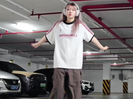 他们说的 这些那些 怎么没感觉🫢⁉️#原创编舞 #夸夸鱼编舞 #Clouds #李浩玮 #抖音年味舞蹈大赏