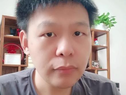 行政处罚与刑事处罚
一个行为,可能构成违法行为,也可能是犯罪行为。
这是行政处罚案件经常遇到问题。比如说,一个打人的案件,打的轻了,就是治安管理处罚的问题;如果打的重了,就会涉及刑事犯罪,面临刑事追诉。
《行政处罚法》中规定:违法行为涉嫌犯罪的,行政机关应当及时将案件移送司法机关,依法追究刑事责任。
也就是说,公安机关应当将案件移送人民检察院。经过审查之后,人民检察院最终决定不需要追究刑事责任或者作出了免予刑事处罚,这就意味着刑事部分的问题有了结论。但是,不进行刑事追诉,不代表不予行政处罚。如果应当给予行政处罚,司法机关有义务及时将案件移送有关行政机关。
2023年7月27日星期四晨于哲律师写于北京运河书房#行政处罚 #行政复议 #行政复议 #北京律师#再审律师