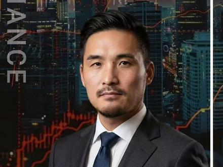 靴子落地!1100万粉丝金融大V巴曙松被带走,深挖背后的致命 过去48小时,整个中国金融圈的高管群,都在默默转发同一条没有配图的链接。
1100万粉丝的超级大V、曾经的港交所首席中国经济学家巴曙松,靴子终于落地。根据经济观察报等核心媒体的最新交叉印证,在2026年3月12日左右,他已经被办案机关正式带走。
如果你真在金融圈的深水区,你对这个结局绝不会感到意外。草蛇灰线,其实早就埋好了。大家只看到3月11日,他那雷打不动的微博突然停更;但真正的内部人知道,至少在半年前,巴曙松就已经被边控,限制出境了。
咱们来复盘几个被市场忽略的细节:今年1月份,在澳门举行的一场重磅金融论坛,作为绝对主角的他,为什么只能以“视频连线”的方式露面?3月17号,中国银行业协会的活动,白纸黑字印着他的名字,人为什么根本没到场?#巴曙松 #北大 金融圈#案件