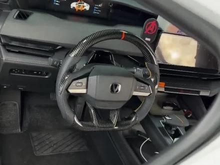 不想univ氛围灯太花里胡哨,不妨安排一套简约款氛围灯在安排上发动机护板/碳纤维方向盘/中置喇叭,看看上车效果如何!#univ氛围灯 #univ改装 #univ