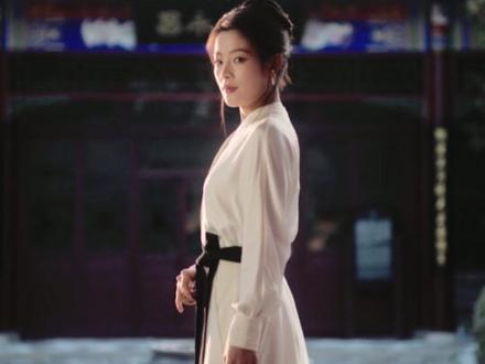 “冬日养生搭子,由‘君’贴心守护。”让每一位女性在奔赴自己的光亮时,都能拥有健康、拥有柔韧,也拥有被守护的底气与温度。#东阿阿胶 (推广)