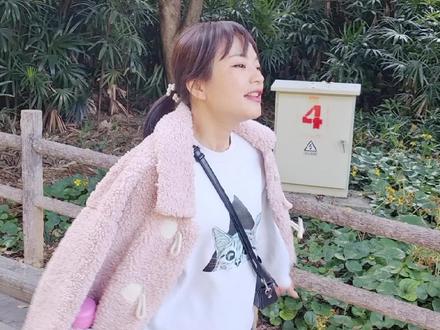 小谢导游带你去看"仙人脚印"#搞笑#旅游#导游讲解