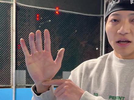 摸高325如何完成扣篮? #skylab天空通行证 #成都扣篮训练#冬训#弹跳 #扣篮