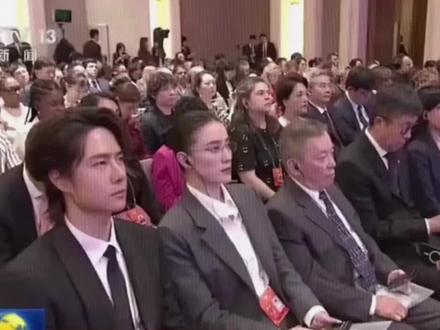 就让从不p图的我们,#王一博#正能量