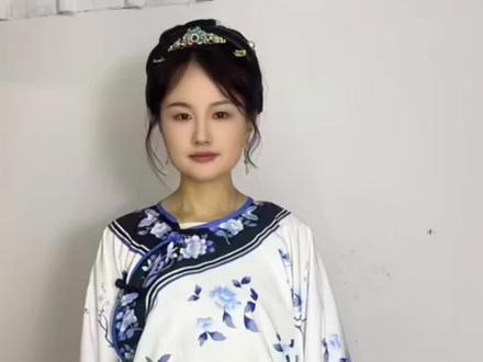 刚拿到手的时候我觉得这衣服有点诡异,林正英老师的含金量还在上升#真实生活分享计划 #交领右衽 #新宾满族袍服