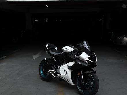 骑车太费鞋了,你们都用的什么招啊#675sr #cfmoto春风动力 #女骑 #机车 #450sr