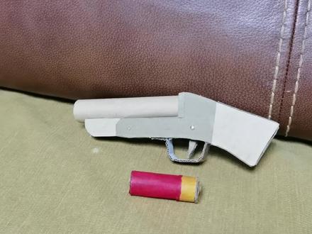 手工纸板制作短款榴弹炮
斯程作品36
2022.3.6