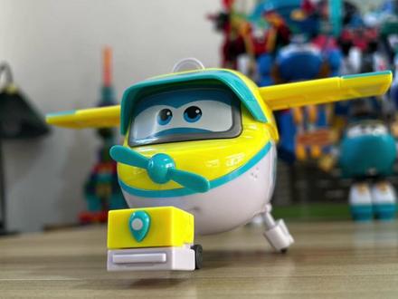 超级飞侠第19季新品会拍照的大号变形机器人酷影完整变形视频来咯#超级飞侠 #变形玩具 #儿童礼物