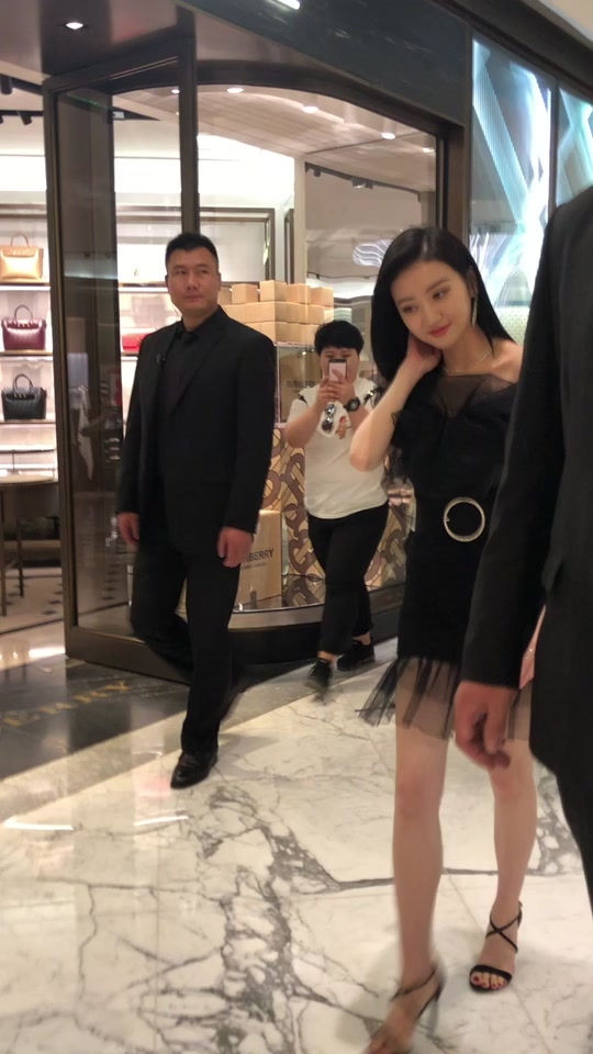 35岁周笔畅老公是谁 - 抖音