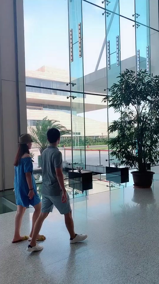 杨迪老婆真是左岩吗