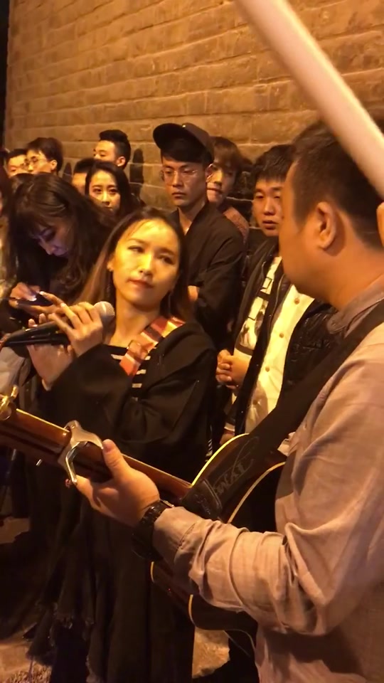 陈墨喜欢谁_陈墨一的个人资料_陈墨是什么小说 - 抖音