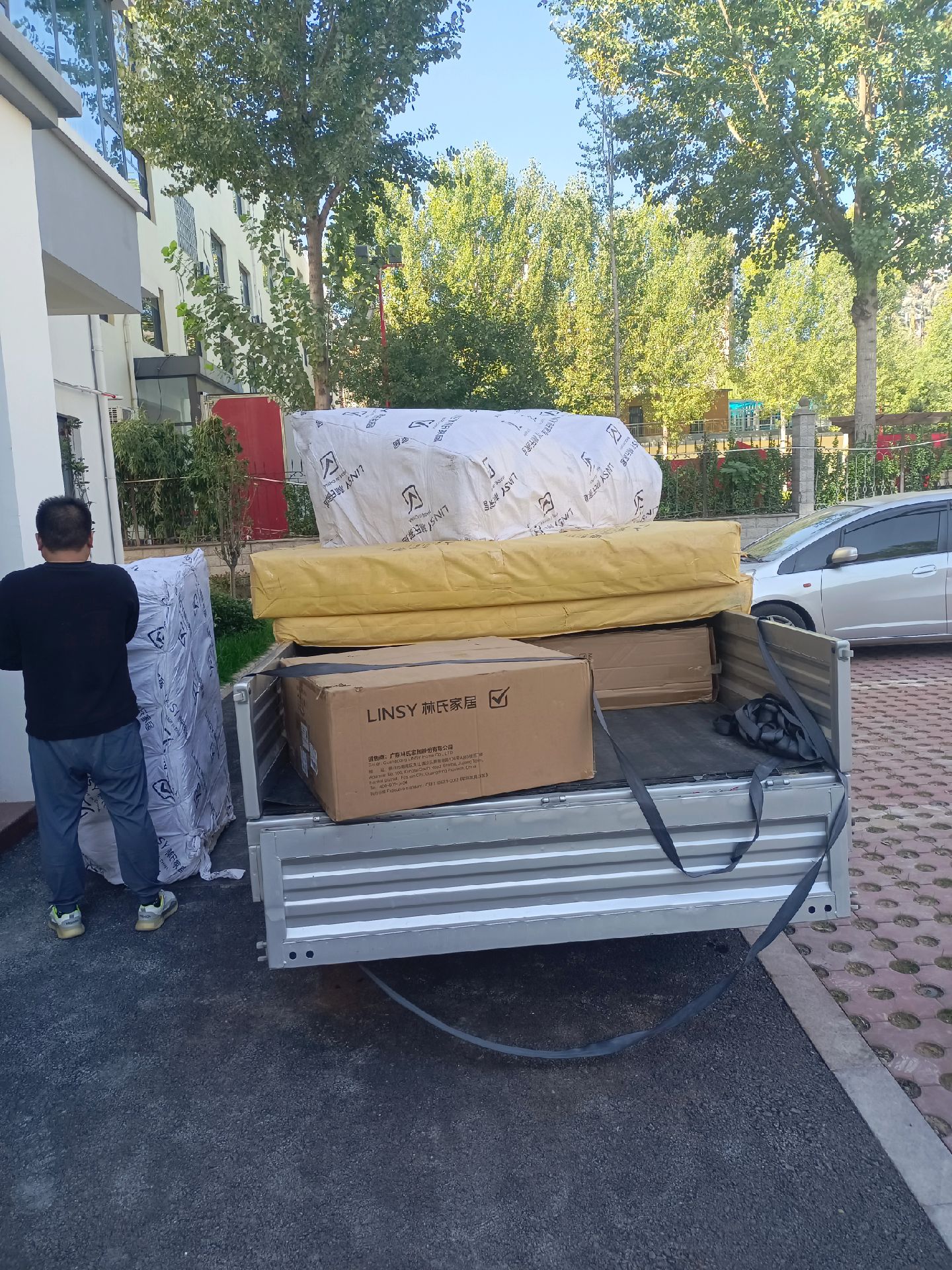 邯郸峰峰磁县网购家具配送安装:这世间的真话本就不多,一个女子的脸红